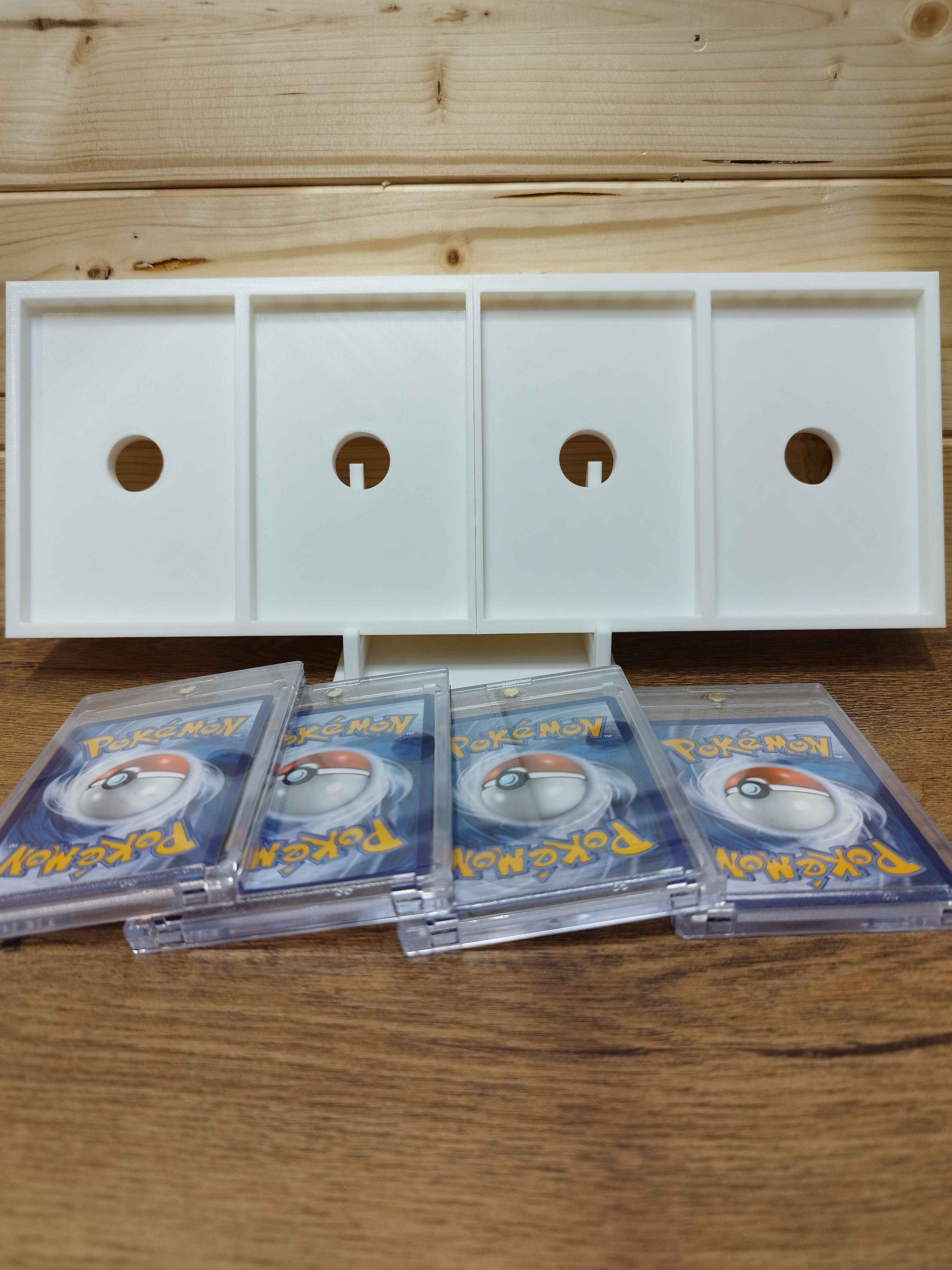 Présentoir pour 4 Cartes Pokémon + Boîtiers Magnétiques