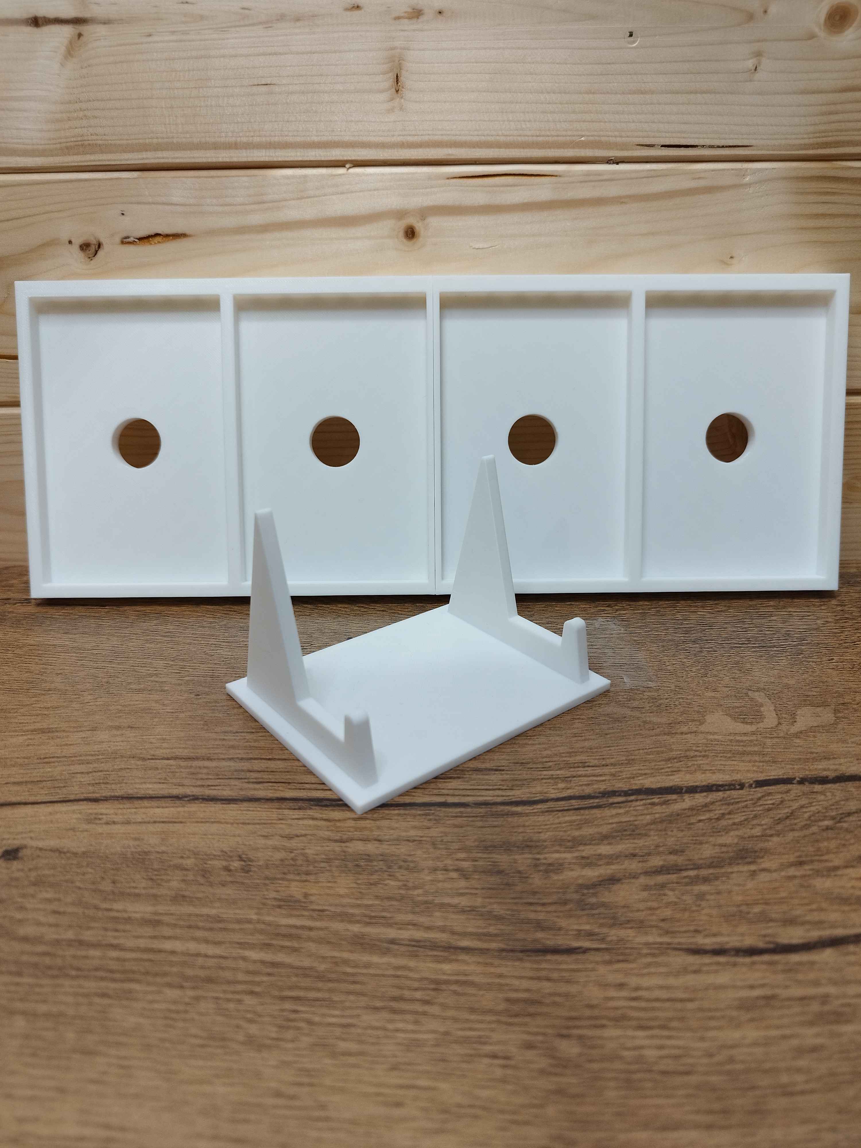 Présentoir pour 4 Cartes Pokémon + Boîtiers Magnétiques